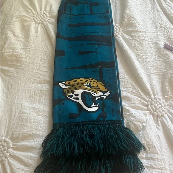 Teal and Yellow Jacksonville Jaguars scarf - Picture 2 of 4